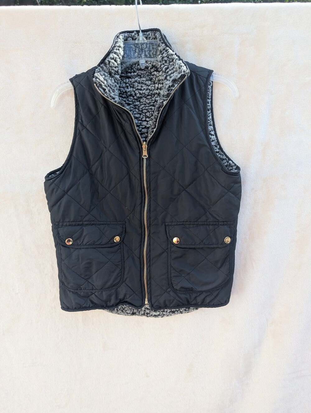 Thread + Supply Women's Small Reversible Black Quilted Sherpa Vest